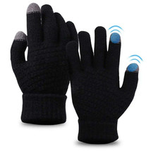Flux Knitted Gloves - $360.74 MXN