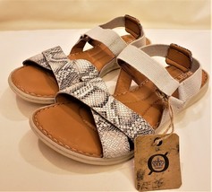 BORN Comfort Lightweight Flat Sandals Sz-9M Snake Pattern - $49.97