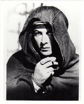 THE SON OF THE SHEIK (1926) Rudolph Valentino Wearing Hooded Cloak Silent Film - £19.98 GBP