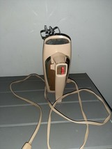 Vintage GE General Electric Beige Hand Mixer Model #30M47 - $668.00 MXN