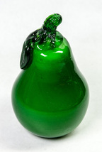 Hand Blown Art Glass Green Pear w Leaf Fruit Paperweight 4.5&quot; Tall Life ... - £8.01 GBP