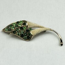 RARE Vintage Brooch Pin SIGNED CORO Green Rhinestone Gold tone Flower  - $21.49