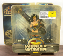 Dc Comics Justice League Wonder Woman Paperweight Statue Figure Cartoon Network - $14.84