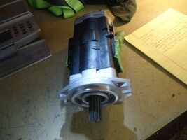 Shimadzu 440A2723L225 - Hydraulic Pump - $1,484.99