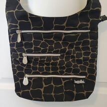 Baggallini Bucket Bagg Black Giraffe Cross Body Bag New Black Multi Pock... - $18.80