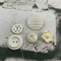 Vtg Button Lot Of 5 White Various Sizes Toggle Back 2 Hole DIY Clothing ... - £7.78 GBP