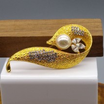 Chic and Fanciful Swirl Brooch, Textured Gold Tone with Clear Pave Crystals - £33.48 GBP