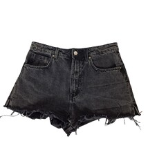 Zara Women's Booty Jean Shorts Size 6 Black Was Denim Raw Hem Summer - €16,70 EUR Zara Women's Booty Jean Shorts Size 6 Black Was Denim Raw Hem Summer - €16,70 EUR
