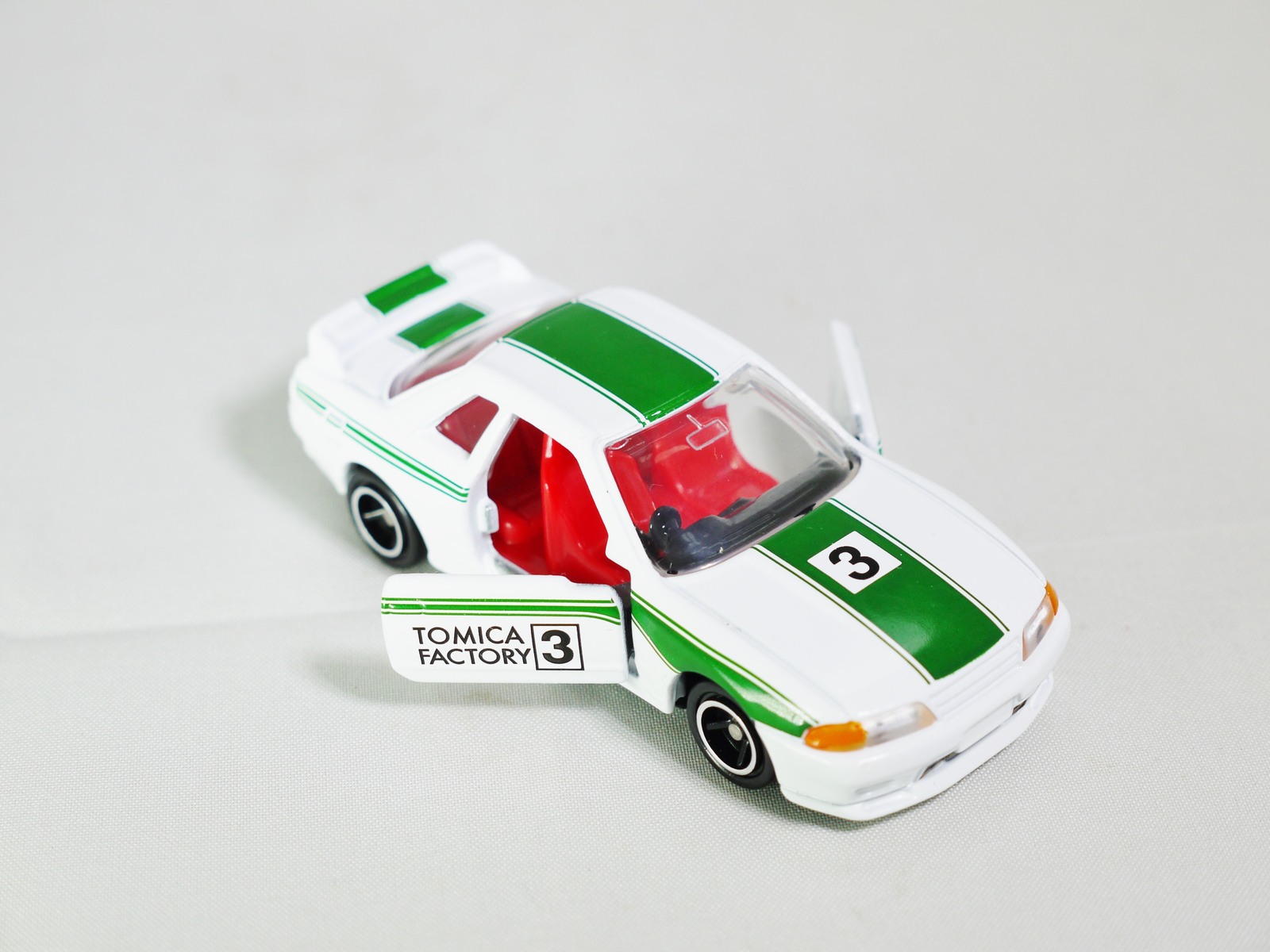 TAKARA TOMY TOMICA ASSEMBLY FACTORY Series 15 NISSAN SKYLINE GT-R R32 ...