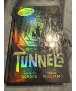 Tunnels by Brian Williams and Roderick Gordon (Hardcover) - €3,42 EUR