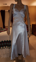Vtg Delicates Sz M Bridal Blue Shiny Satin Old Hollywood Style Glam Nightgown - £42.73 GBP