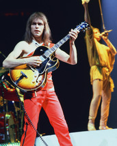 Yes Steve Howe on stage 1970&#39;s 16x20 Poster - £15.97 GBP