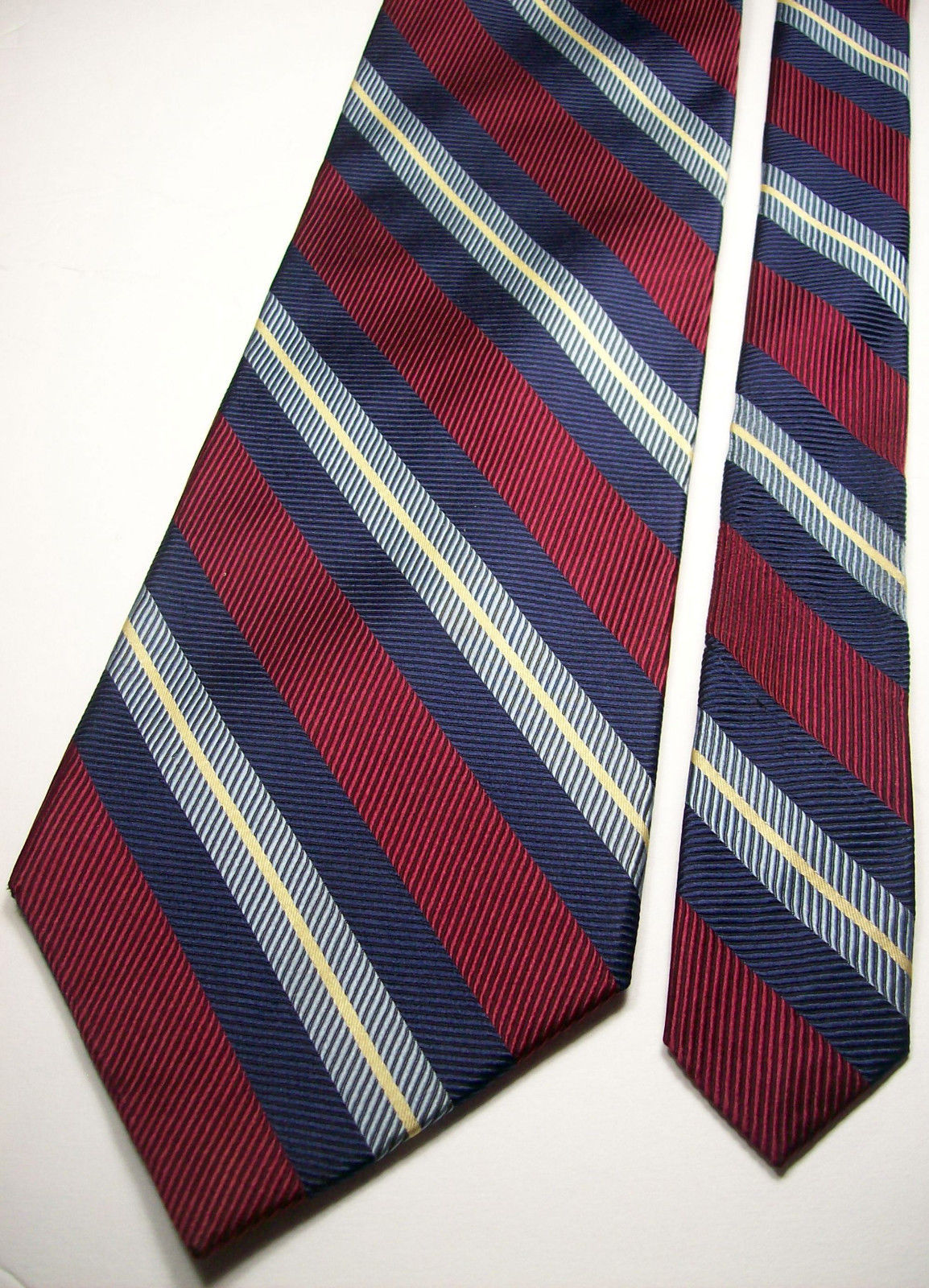 JOS A BANK   Burgundy/BLUE Stripes  Mens 100  SILK Necktie  s 8^723 - $15.99