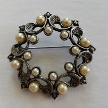 Silver tone faux pearl brooch Pin - £15.69 GBP