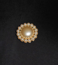 KJL Classic Pearl Brooch Pin Mabe Pearl Kenneth J Lane Jewelry - £27.15 GBP