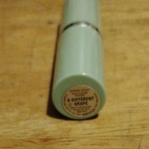 Clinique A DIFFERENT GRAPE Lipstick New Without Box - £15.02 GBP