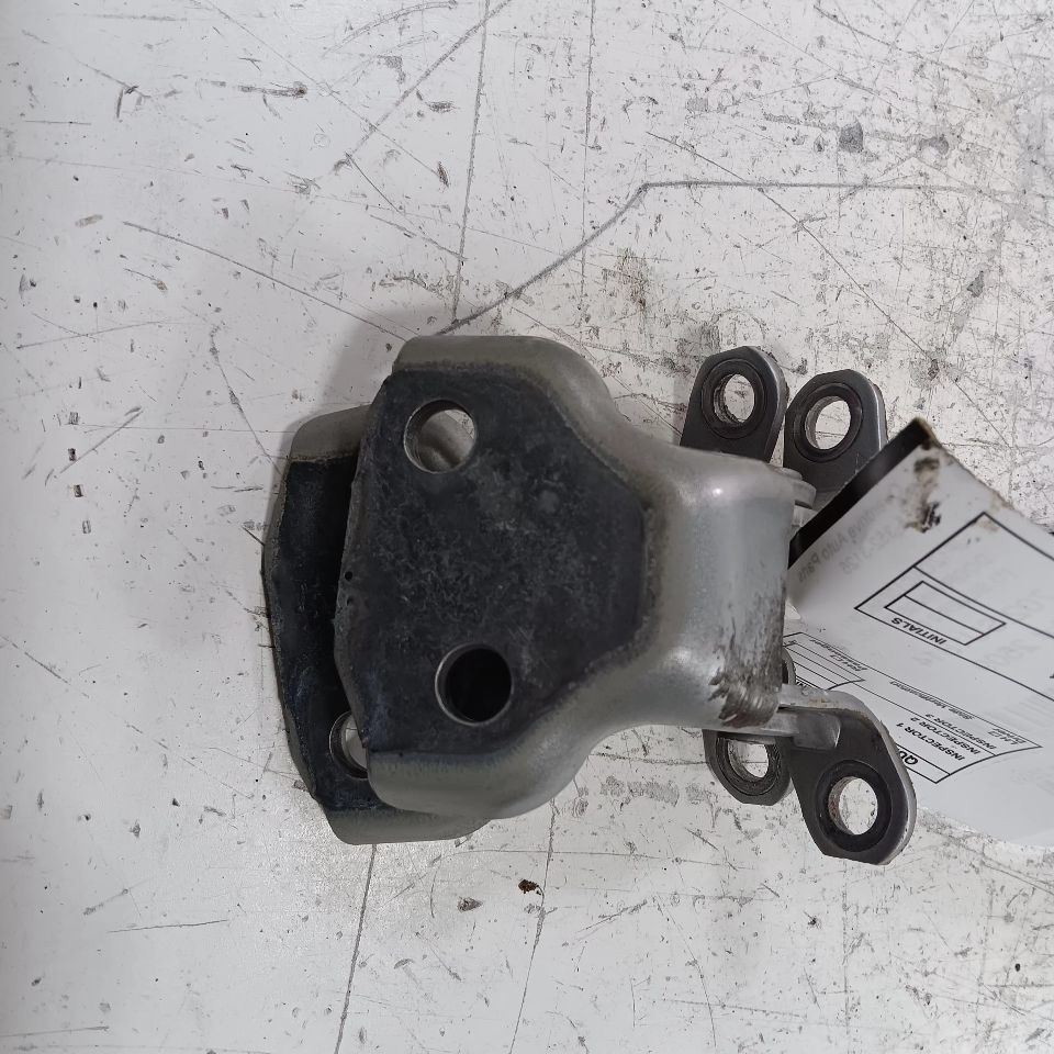 Subaru BRZ Door Hinge Set Right Front Passenger  2013 2014 2015 2016 - $39.79