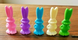 Cool Things Corp Vintage Set of 5 Various Colors Plastic Bunny Rabbits #24916-01 - £23.62 GBP