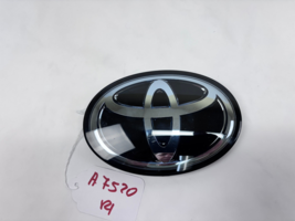 2010-2015 2016 2017 2018 Toyota Camry Avalon Prius V Front Oem Emblem 5314147011 - $95.00