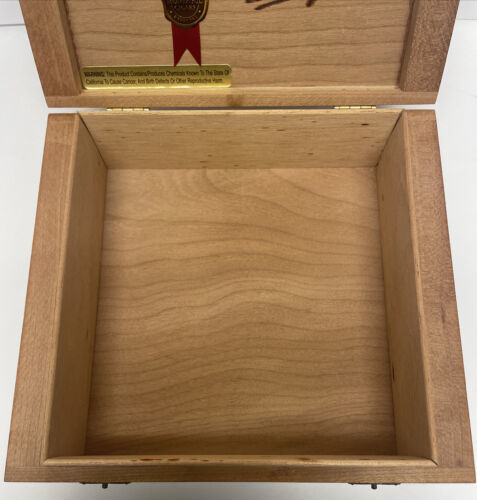 Montague Corona No 3 Composicion Especial Cigar Box - Empty Item image 5