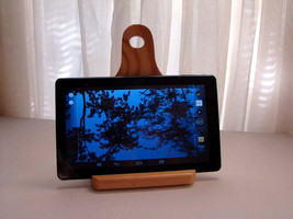 Rustic Cutting Board Style Cook Book Holder, Tablet/iPad Stand - £27.11 GBP
