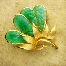 Vintage Gripoix glass Brooch - green unsigned flower spray pin - statement coutu - £299.75 GBP