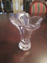 Crystal Vase Free Form Petal Border 6 1/4&quot; Tall [GL-10] - £59.35 GBP