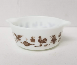 PYREX 472 Early American 1.5 Pt White Brown Baking Casserole Round Vintage - $12.87