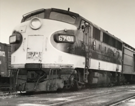 Southern Railway Railroad SOU AGS #6701 DFP F2A Electromotive Train Photo - $9.49