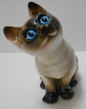 Siamese Cat Statue Vtg Painted Ceramic Animal Figurine Curious Blue Bead Eyes - £39.50 GBP