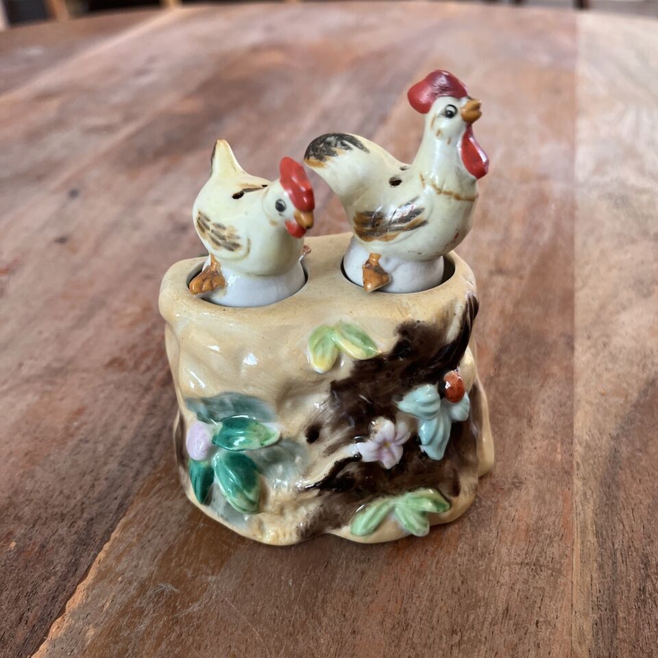 Vtg Nodders Chicken Salt &amp; Pepper Shakers Japan Marked PAT TT - $32.73