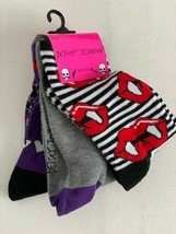 Betsey Johnson 3-Pack Halloween Dracula Lips Bats Crew Socks - £31.67 GBP