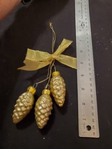 Christmas Tree Ornaments Pine Cones Gold Glitter Set of 3, 3 3/4&quot; Long - £12.05 GBP