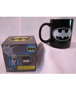 GLOW IN THE DARK BATMAN DC COMICS 10 oz MUG CUP Justice League NEW - $22.39 CAD