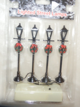 New Holiday Village Scene Lighted Street Lamps Battery Operated Set 4 W/ Wreaths - £19.53 GBP