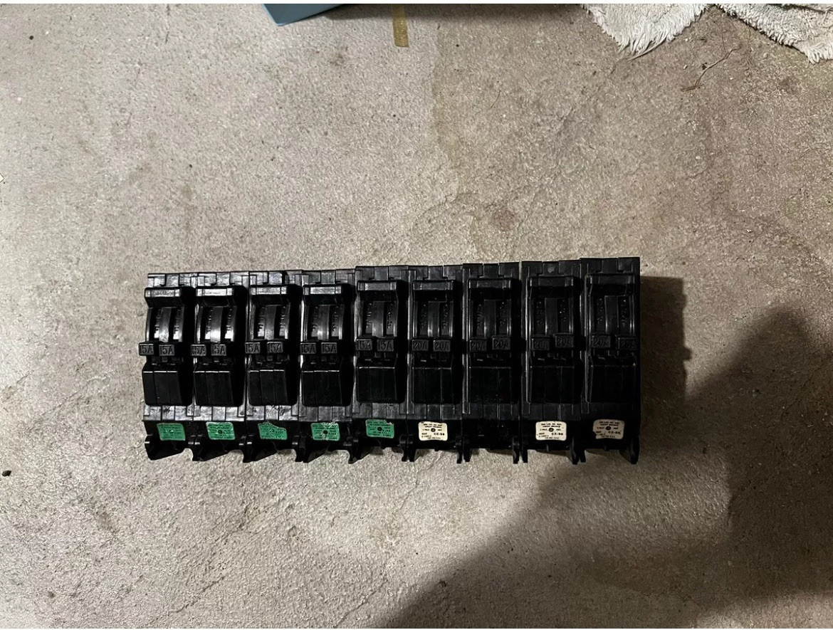 One GE Circuit Breaker 15 AMP Twin Unit Type TR LL4090 54 TR1515 - $38.90
