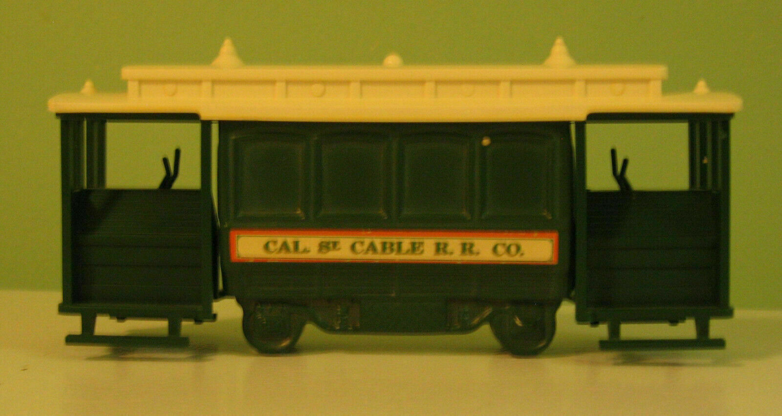 Avon Collectibles 1974 Cable Car Decanter - £4.44 GBP