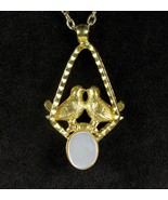 MOP SHELL Cab PAIR of LOVE BIRDS Doves Pendant Vintage NECKLACE Goldtone... - $24.19 CAD