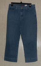 Excellent Womens Eddie Bauer Distressed Blue J EAN Capri / Cropped Pant Size 8 - £22.36 GBP