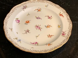 Vintage MEISSEN Porcelain Scattered Flowers 8 3/8&quot; Plate - £61.52 GBP