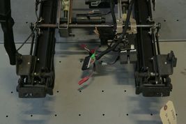 1998-2005 MERCEDES-BENZ ML350 FRONT RH PASSENGER SIDE SIDE SEAT RAIL TRACK K7635 image 6