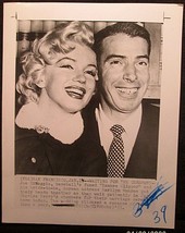 MARILYN MONROE ( RARE VINTAGE CANDID PRESS PHOTOS)  1950,S TO 1960,S)   - £124.04 GBP