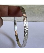 jVintage Monet Silver Tone Concave Bangle Bracelet. - $909.88 MXN