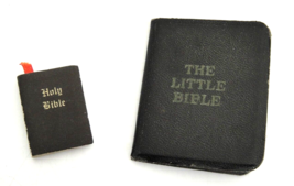 Doll Dollhouse Miniature 2 Bibles 1 With Pages - £3.66 GBP