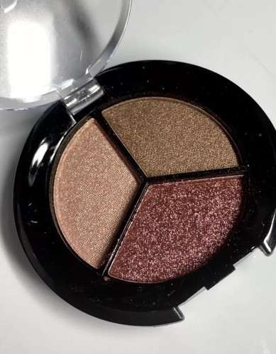 Model Co SET: 2pcs Metallic Eyeshadow Trio & 2pcs Eyelites Liquid Shadow Item image 4