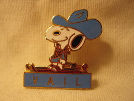 Vintage Peanuts Snoopy Cowboy Hat Skiing Vail Resort Lapel Pin - Aviva - £12.53 GBP