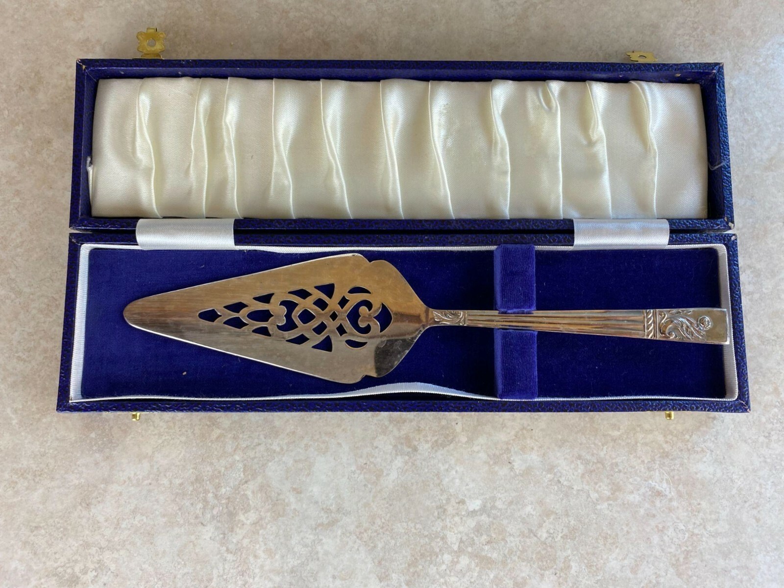 Ancora EPNS England Silver Plated Desert Cake Server In Storage Case - $13.75