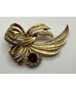 Vintage Hayward Karatclad Gold Plated Brooch Pin Red Clear Gemstones - $275.86 MXN