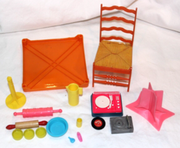 VINTAGE LOT 1970’s &amp; 1980’s BARBIE RECORD PLAYERS, CHAIR, ROLLING PINS, ... - £15.96 GBP