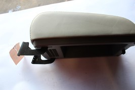 2003-2006 INFINITI G35 SEDAN CENTER ARM REST LID WITH REAR VENTS J5106 image 6